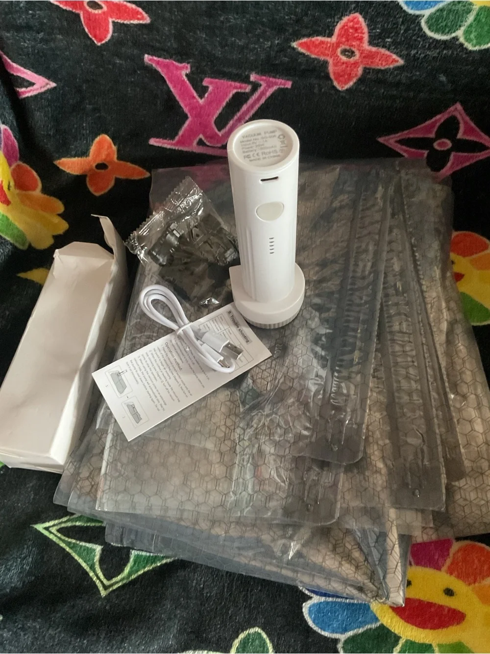 2pk Larger Thicker Vacuum Storage bags and 2 electric pump